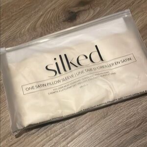 Silked Satin Pillow Sleeve